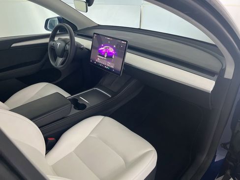 Used 2023 Tesla Model Y Long Range image 22