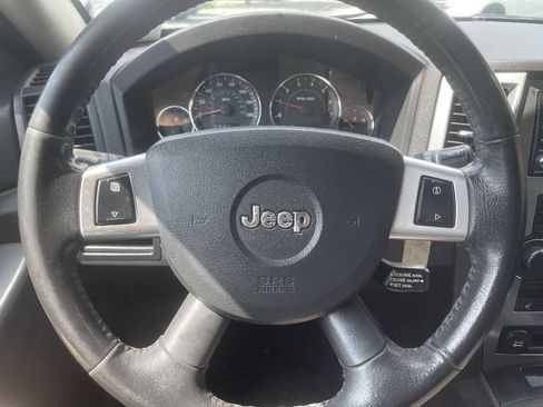 Used 2010 Jeep Grand Cherokee Laredo AWD/4WD image 16