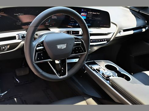 Certified 2024 Cadillac Lyriq Luxury AWD/4WD image 13
