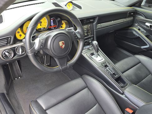 Used 2014 Porsche 911 Turbo S image 4