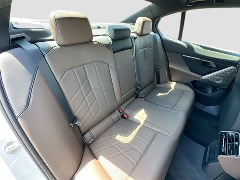 New 2026 BMW 530i RWD image 20