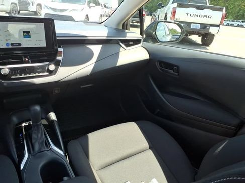 Used 2024 Toyota Corolla LE FWD image 10