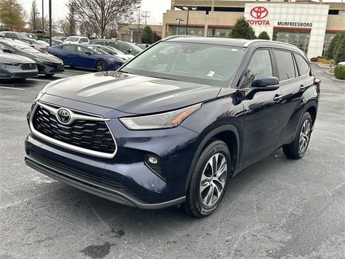 Used 2023 Toyota Highlander XLE image 8