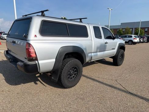Used 2013 Toyota Tacoma 4x4 Access Cab V6 w/ Convenience Pkg image 3