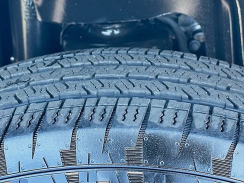 Used 2024 Jeep Wrangler Sport S image 32