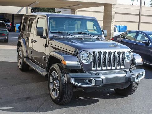 Used 2018 Jeep Wrangler Unlimited Sahara image 3