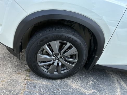 Used 2023 Nissan Pathfinder SV w/ SV Premium Package FWD image 5