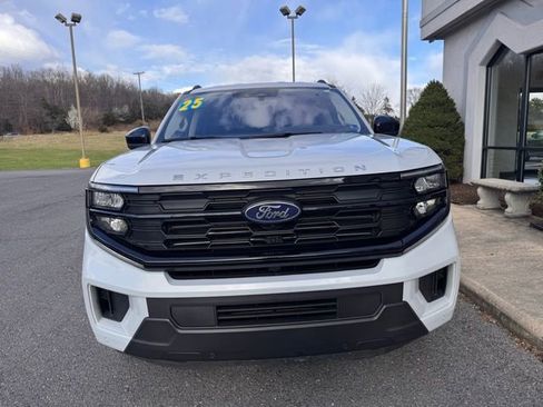 Used 2025 Ford Expedition Active image 28