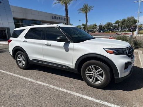 Used 2024 Ford Explorer XLT image 8