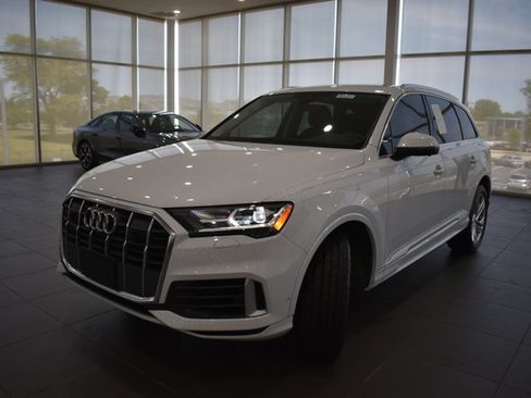 Used 2023 Audi Q7 3.0T Premium Plus w/ Premium Plus Package AWD/4WD image 3