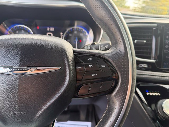 Used 2020 Chrysler Pacifica Limited FWD image 27