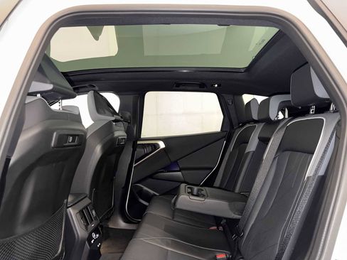 Used 2025 BMW X3 xDrive30i w/ Convenience Package image 21