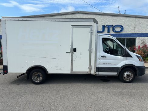 Used 2022 Ford Transit 350 DRW RWD image 3