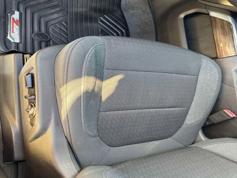 Used 2022 Chevrolet Silverado 1500 LT Trail Boss image 11