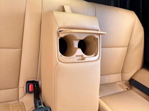Used 2024 Lexus ES 300h w/ Premium Package FWD image 16