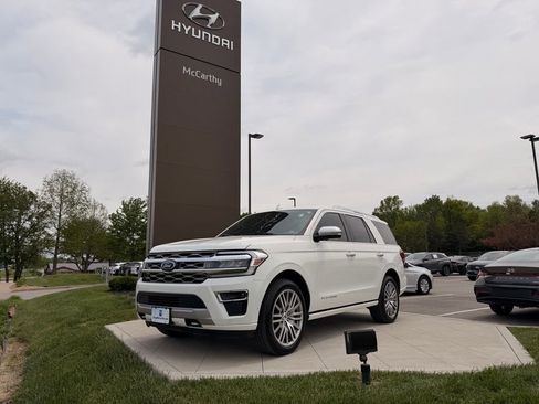 Used 2022 Ford Expedition Platinum AWD/4WD image 1