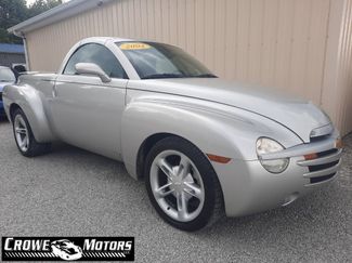 Used 2004 Chevrolet SSR w/ Preferred Equipment Group image 1