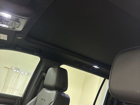 Used 2023 GMC Yukon XL Denali image 15