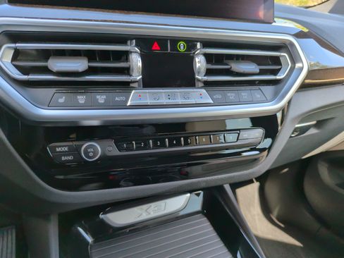 Used 2024 BMW X3 sDrive30i w/ Premium Package w/ZPA RWD image 19