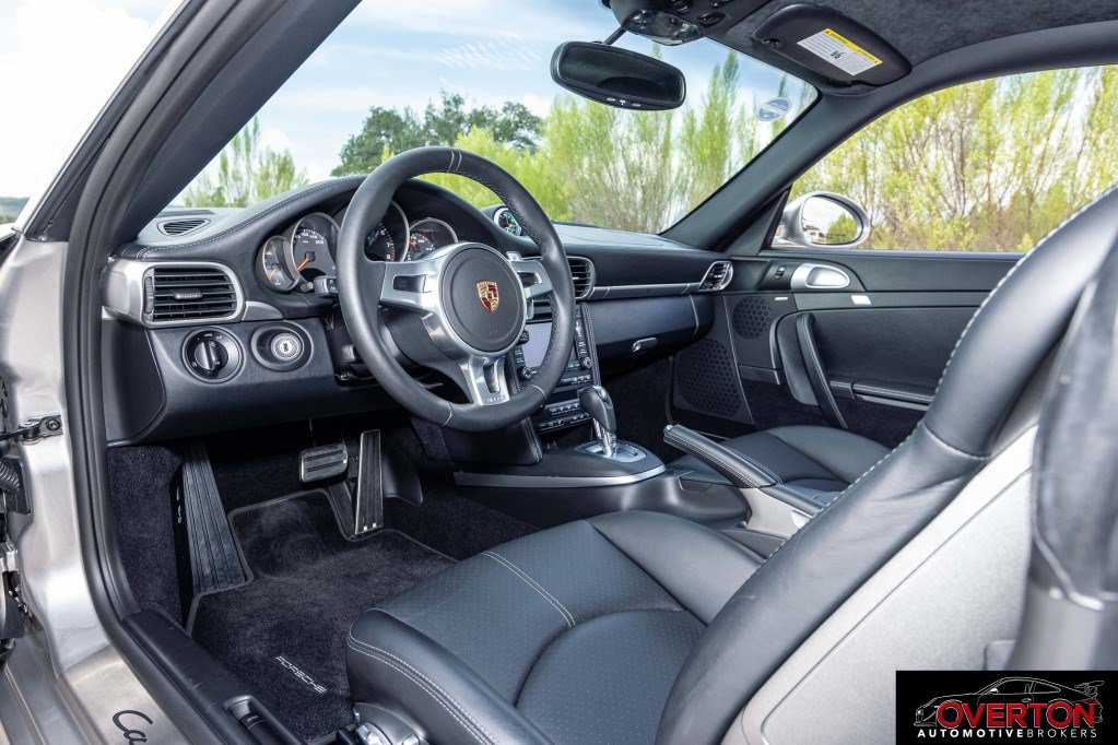 Used 2012 Porsche 911 Carrera 4 GTS AWD/4WD image 17