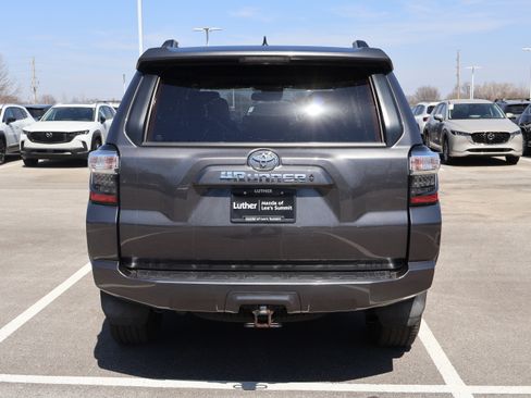 Used 2020 Toyota 4Runner SR5 Premium w/ Moonroof Package image 5
