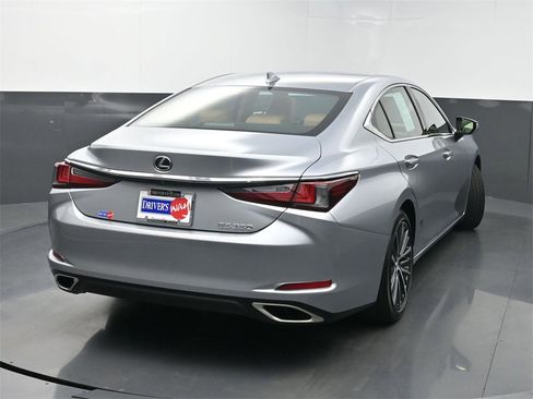 Used 2024 Lexus ES 350 w/ Premium Package image 43