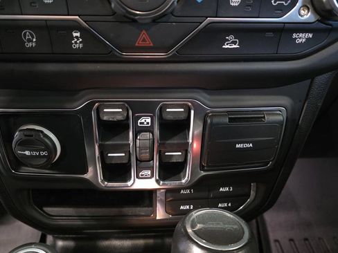 Used 2020 Jeep Gladiator Overland image 26