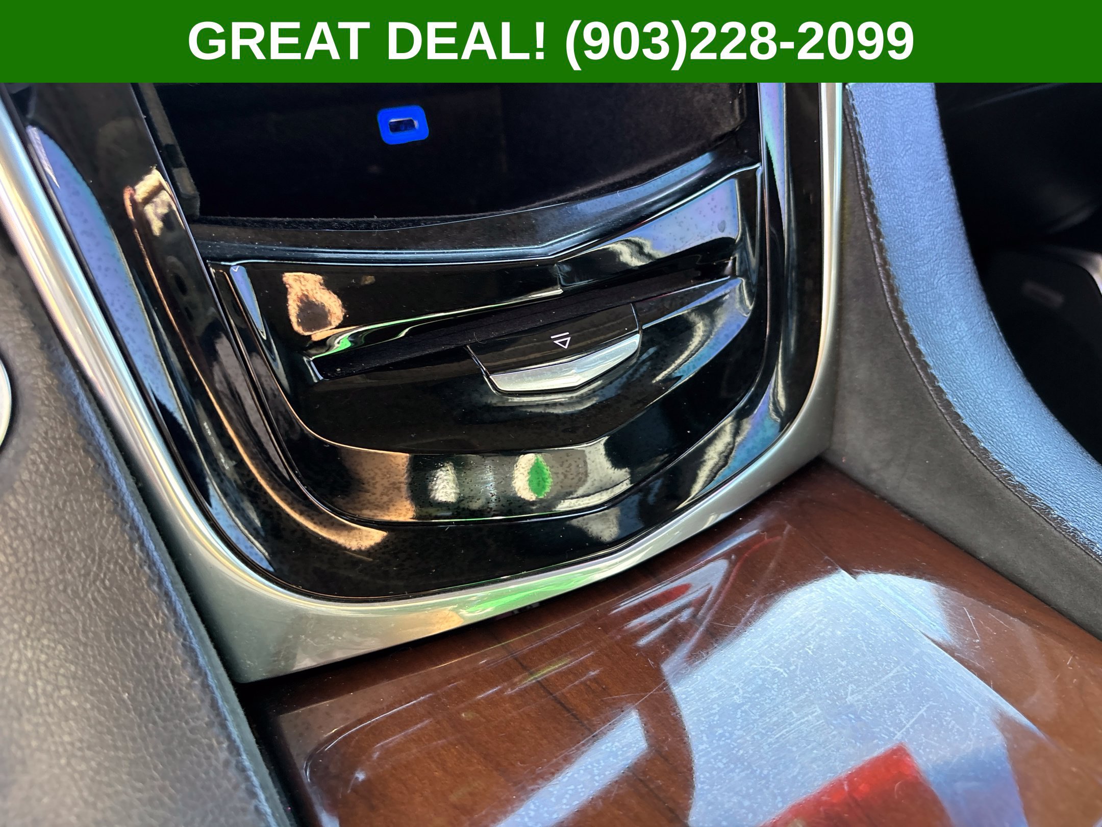 Used 2018 Cadillac Escalade Luxury AWD/4WD image 35