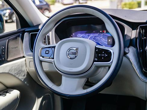 Used 2024 Volvo XC60 B5 Plus w/ Protection Package Premier image 17