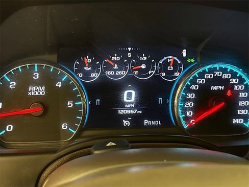Used 2018 Chevrolet Suburban Premier image 35
