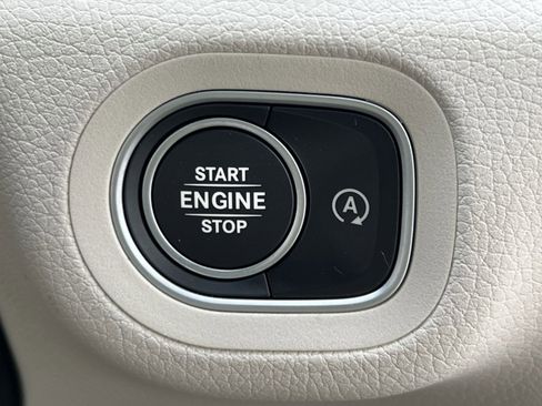 Certified 2025 Mercedes-Benz GLE 350 4MATIC image 31