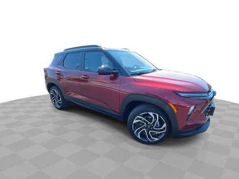 Certified 2025 Chevrolet TrailBlazer RS w/ Convenience Package AWD/4WD image 2