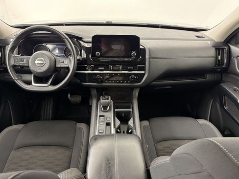 Used 2024 Nissan Pathfinder SV FWD image 14