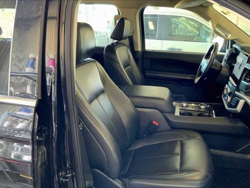 Certified 2024 Ford Expedition Max XLT image 8