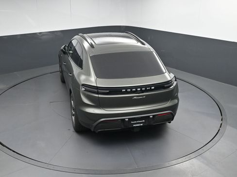 Certified 2025 Porsche Macan 4 Electric image 38