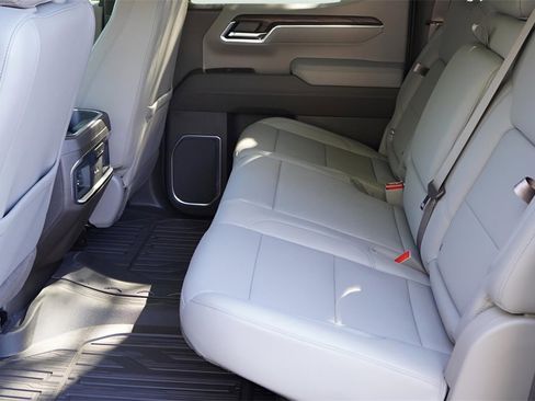 New 2026 GMC Sierra 1500 SLT image 28