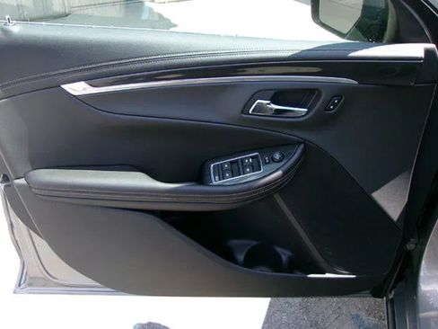 Used 2019 Chevrolet Impala LT FWD image 15