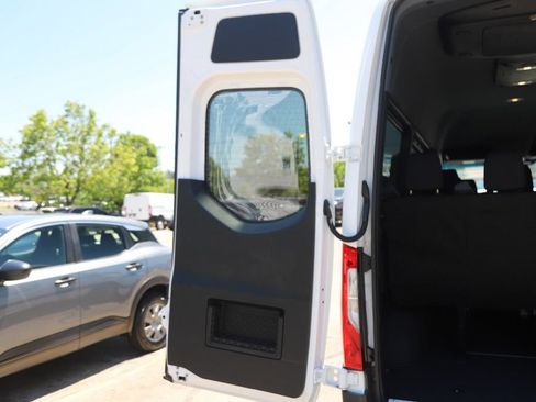 Used 2024 Mercedes-Benz Sprinter 2500 image 34