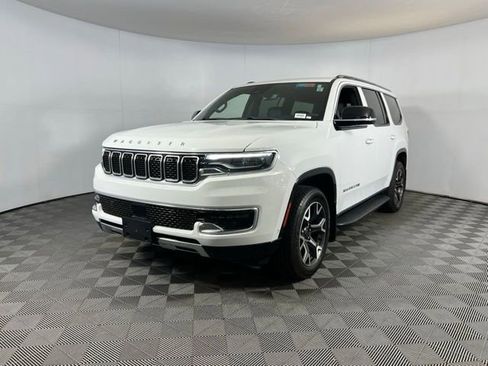 Used 2023 Jeep Wagoneer Series III w/ Rear Seat Video Group 1 image 3