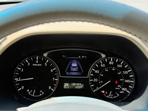 Used 2015 Nissan Pathfinder Platinum FWD image 20