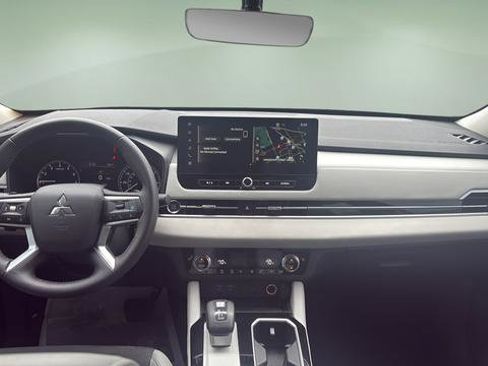 Used 2025 Mitsubishi Outlander SE AWD/4WD image 7