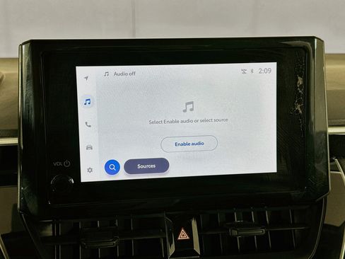 Used 2025 Toyota Corolla LE FWD image 19