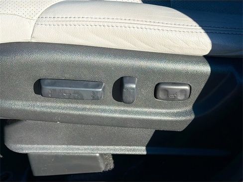 Used 2016 Honda CR-V Touring image 24