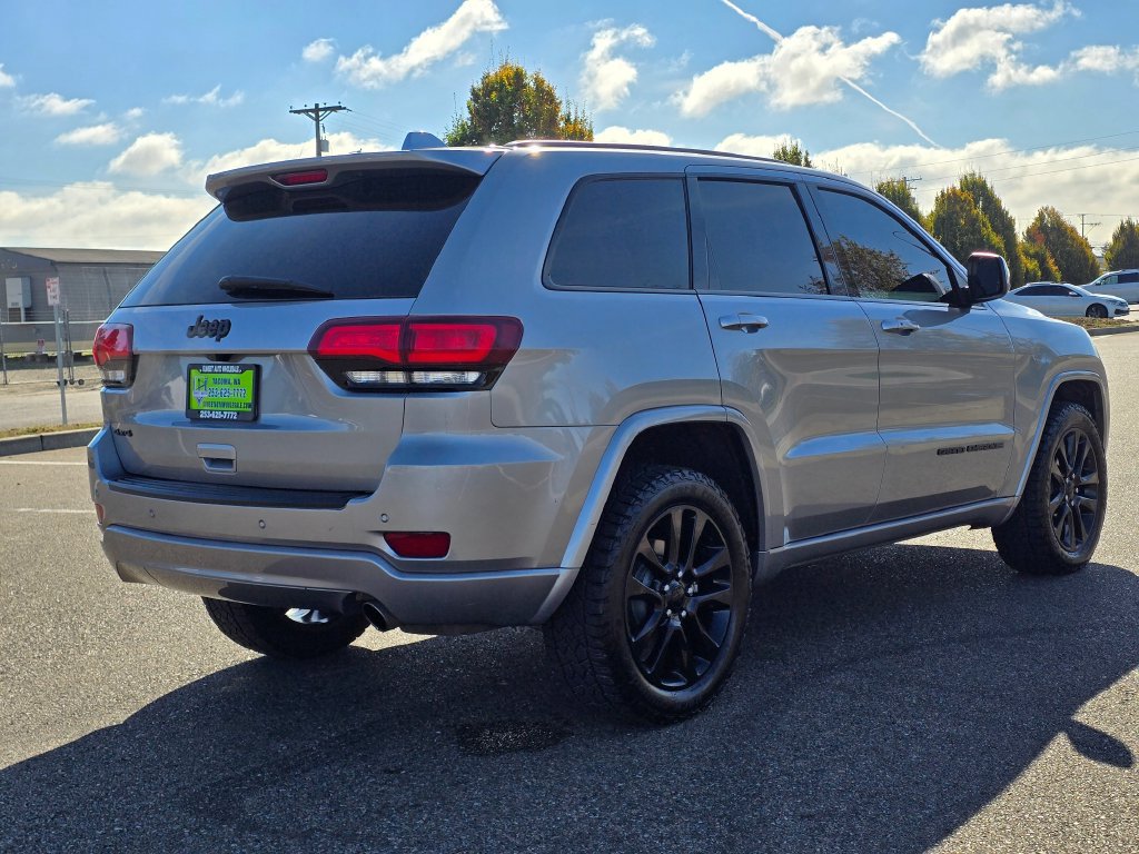 Used 2019 Jeep Grand Cherokee Altitude AWD/4WD image 5