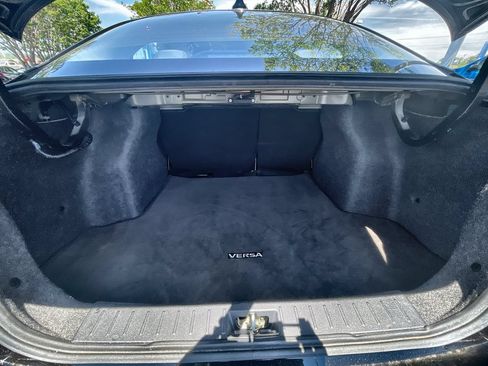 Used 2024 Nissan Versa SR FWD image 23