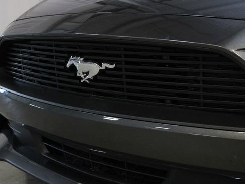 Used 2020 Ford Mustang Coupe image 33