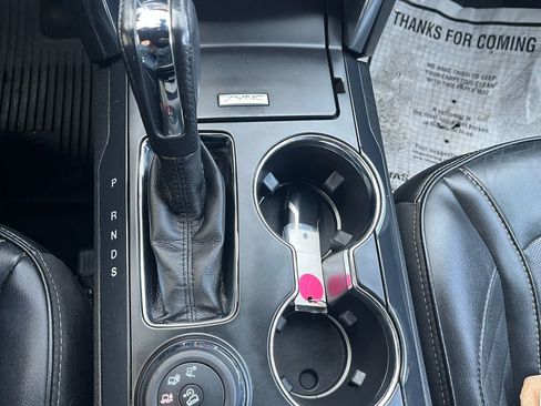 Used 2017 Ford Explorer Platinum image 18