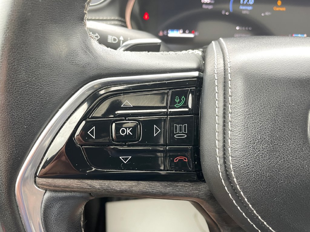 Certified 2022 Jeep Grand Cherokee L Overland AWD/4WD image 40