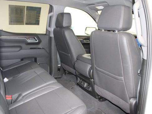 Used 2025 GMC Sierra 1500 SLT image 35