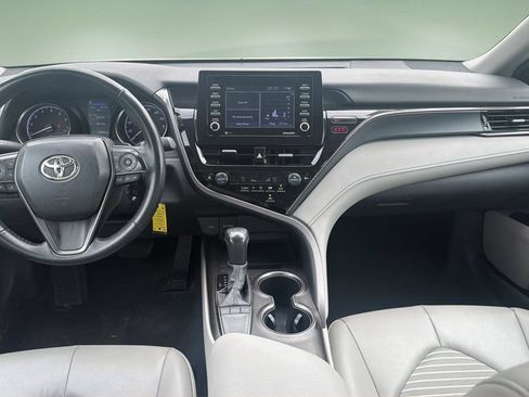 Used 2024 Toyota Camry SE FWD image 9